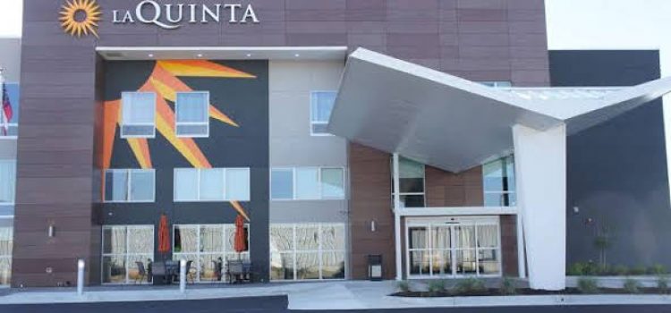 La Quinta Inn & Suites by Wyndham